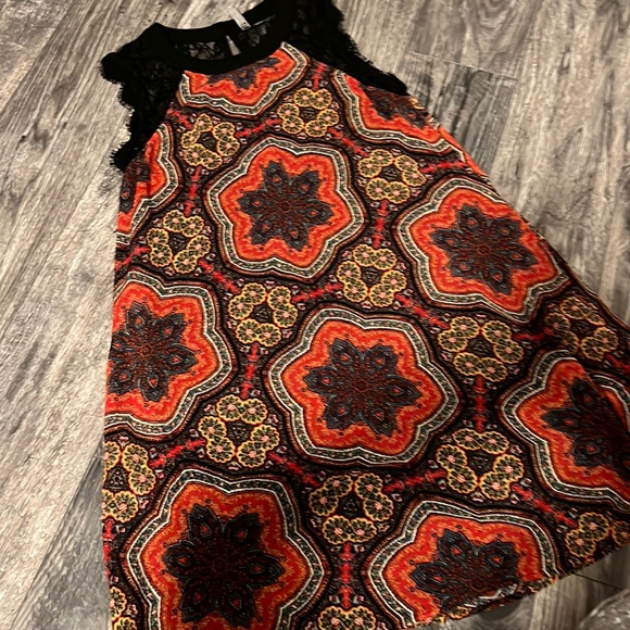 Kut from the Kloth Dresses & Skirts - Kut knee length dress size 4 lace shoulders gently used